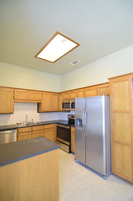 Building Photo - 3600 Amanda Dr