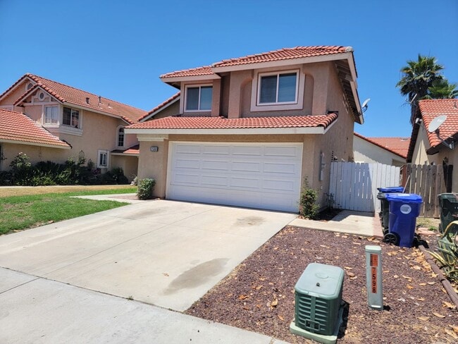 Foto del edificio - Fontana Two Story