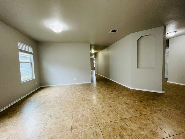 Foto del edificio - 4042 Azalea Breeze