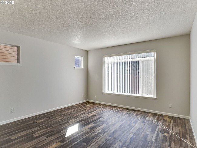 Building Photo - 3 br, 2.5 bath House - 1150 SE Bacarra Street