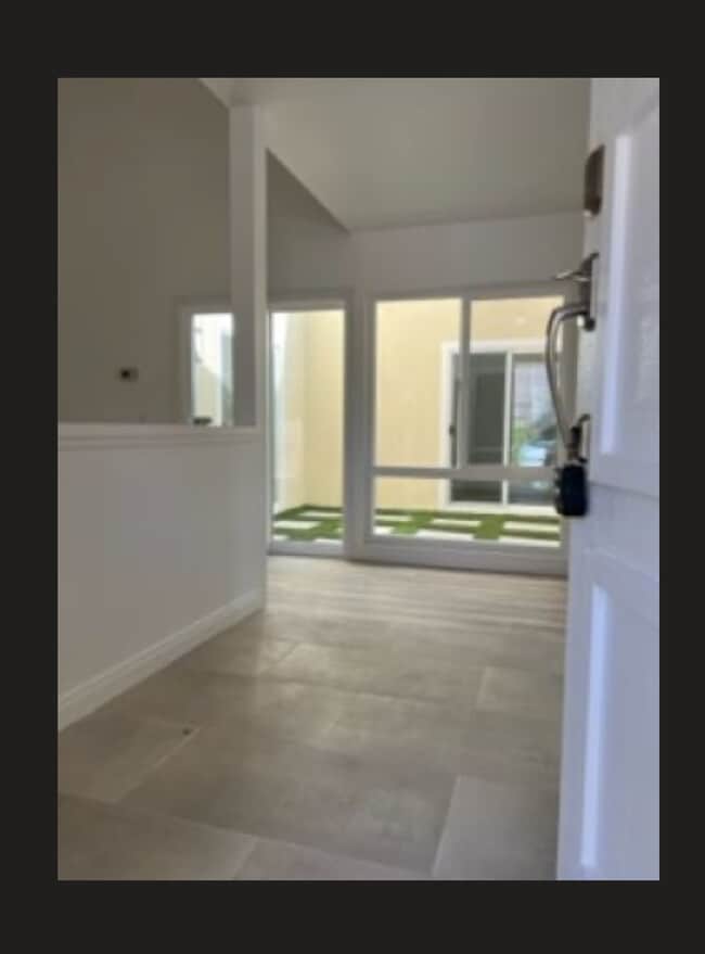 Building Photo - 29 Almond Tree Ln