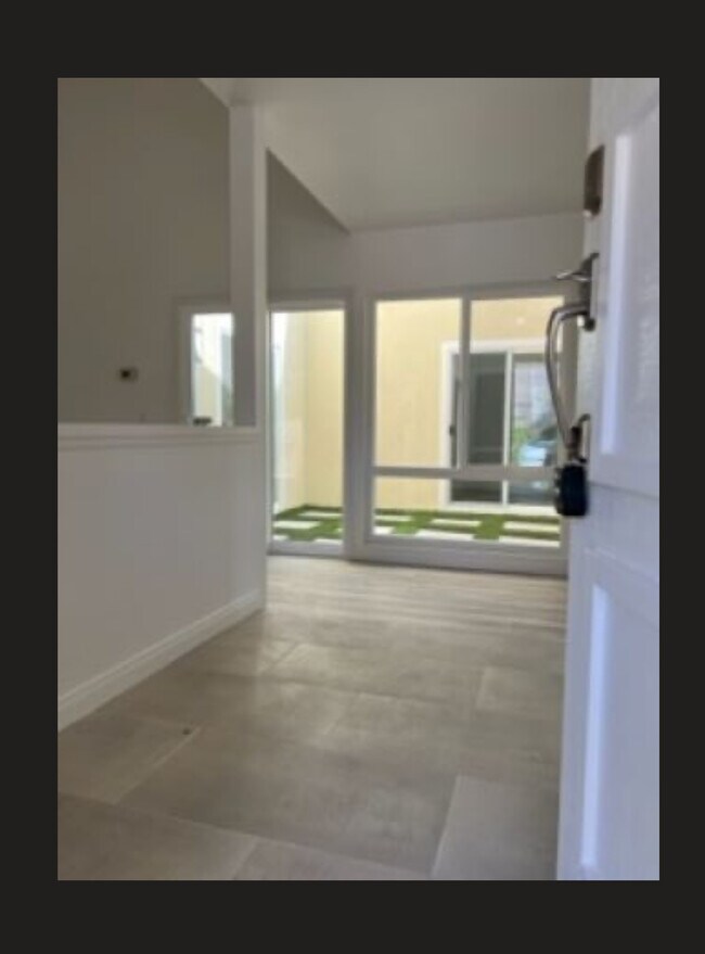 Foto del edificio - 29 Almond Tree Ln