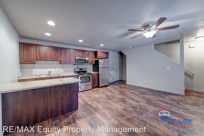 Foto del edificio - 3 br, 2 bath House - 238 N 750 E