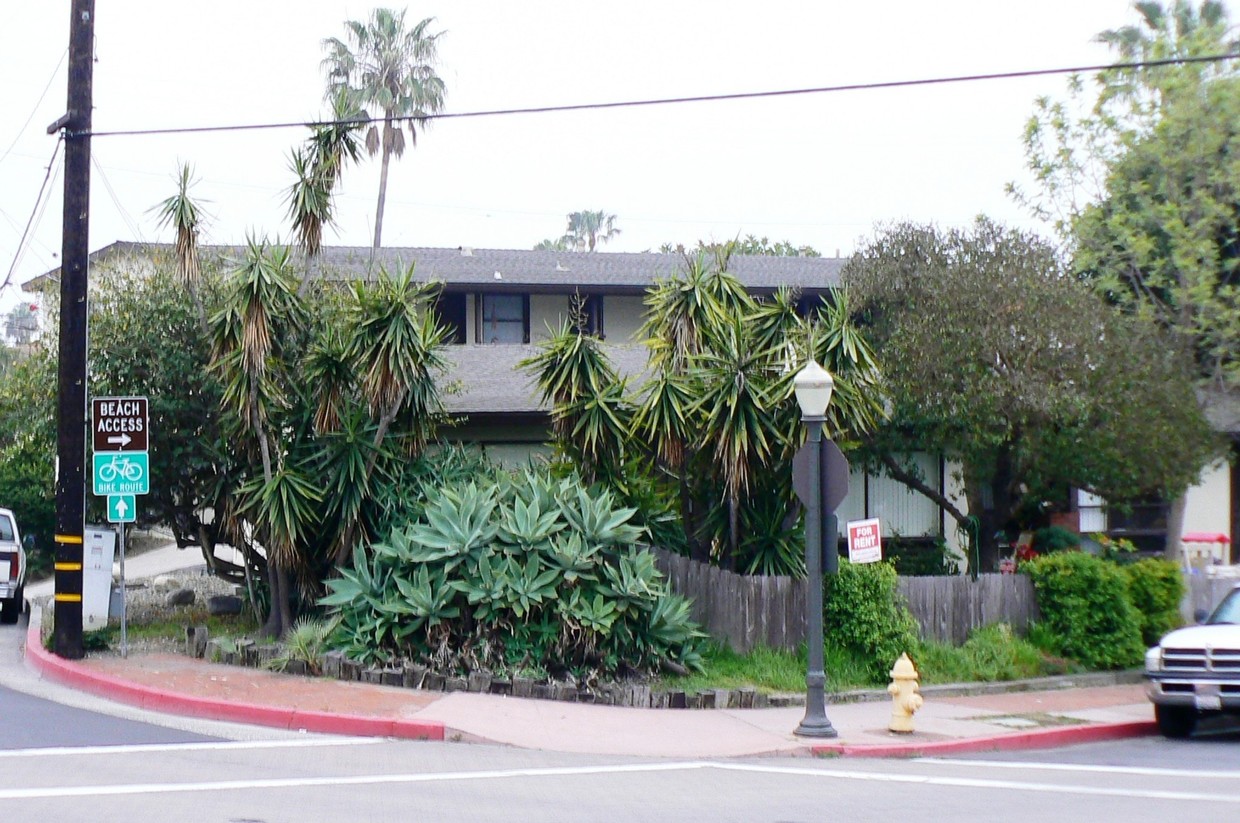 Primary Photo - 301 Avenida Del Mar