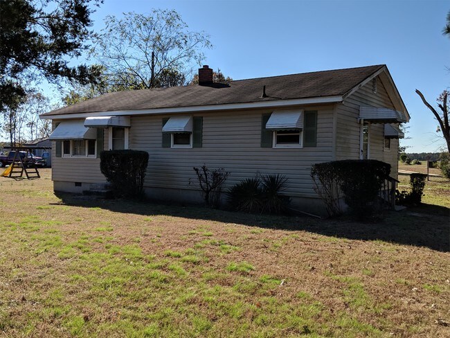 Building Photo - 16052 Benns Church Blvd