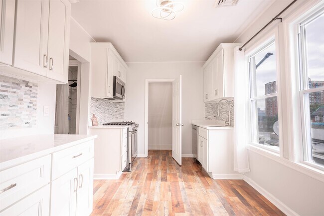 Building Photo - 87 Edgewater Pl
