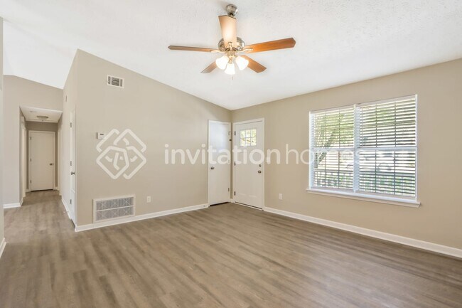 Building Photo - 6525 Emerald Pointe Cir