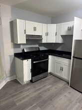 Building Photo - 160 Plymouth St