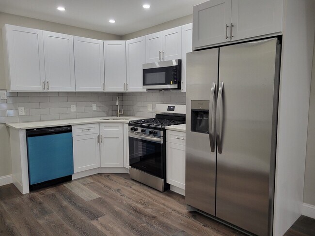 Building Photo - 1514 S 27th St