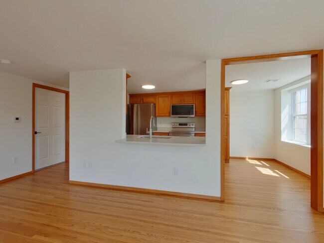 Building Photo - 1401 E Douglas Ave