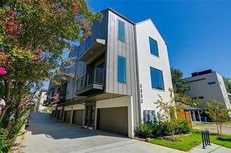 Building Photo - 5515 Bryan Pkwy