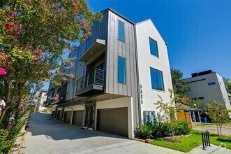Building Photo - 5515 Bryan Pkwy