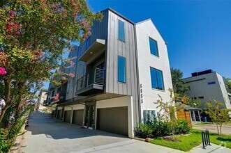 Building Photo - 5515 Bryan Pkwy