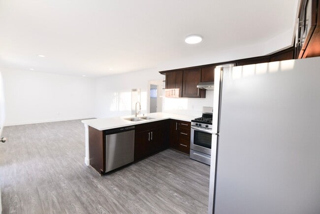 Building Photo - 247 Avenida Del Poniente