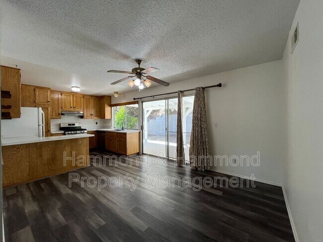 Foto del edificio - 29421 Abelia Rd