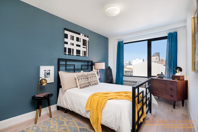 Foto del edificio - 691 Marcy Ave