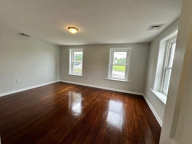 Foto del edificio - 200 W Cherry Lane