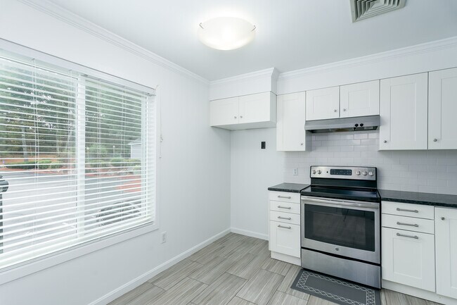 Foto del edificio - 330 Sunderland Rd