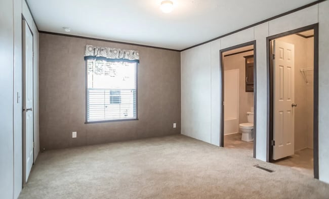 Building Photo - 17148 Canterbury Cir