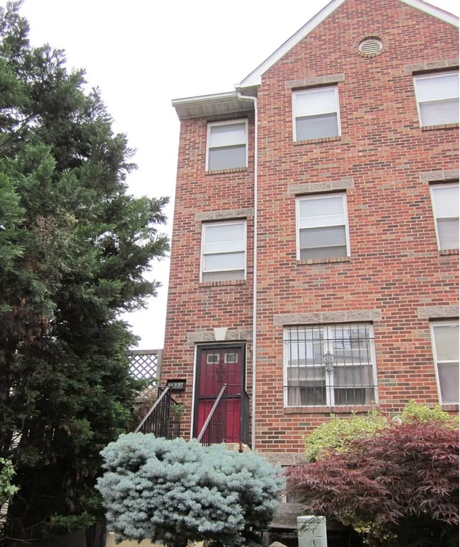 Building Photo - 1333 Belmont St NW