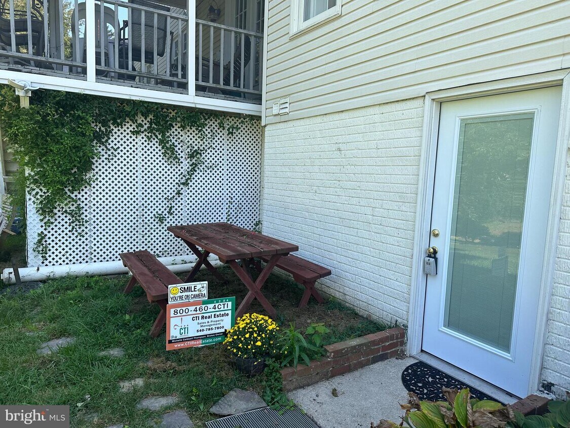 6113 Fox Point Rd, Fredericksburg, VA 22407 Apartment for Rent in