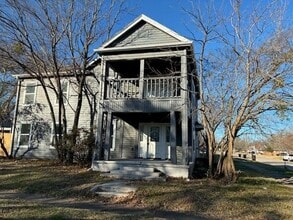 Building Photo - 1000 W Gandy St