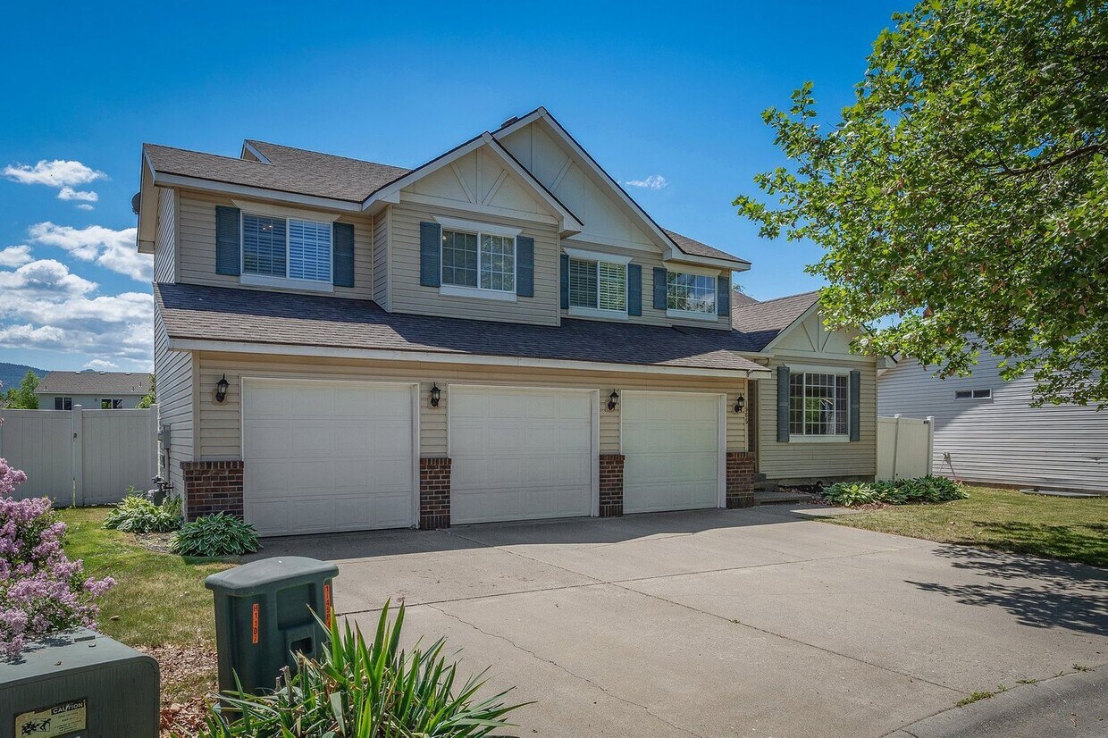 Montrose Community 6 bedroom 3.5 bath House Rental in Post Falls, ID