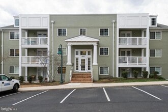 Building Photo - 4151 S Four Mile Run Dr