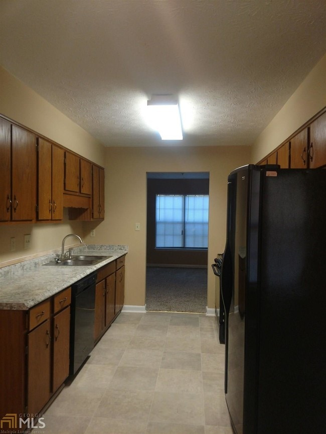 Building Photo - 2670 Picardy Cir S