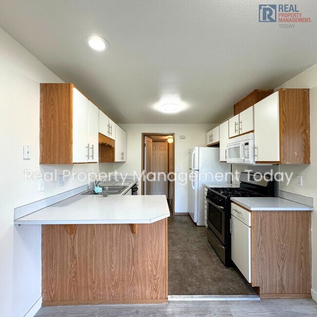 Building Photo - 838-840 4th Ave N Kent, WA 98032