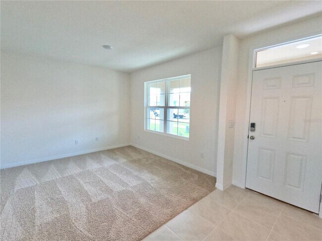 Building Photo - 500 Lily Ln