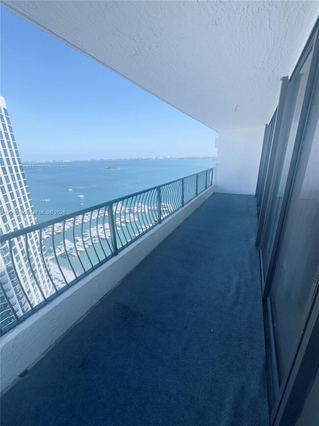 Foto del edificio - 555 NE 15th St