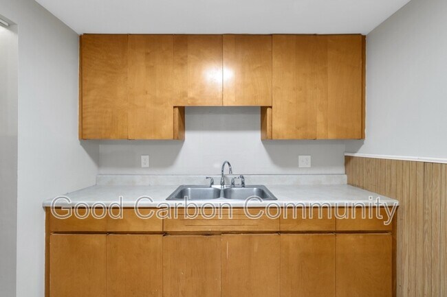 Foto del edificio - 5454 Creekside Ct