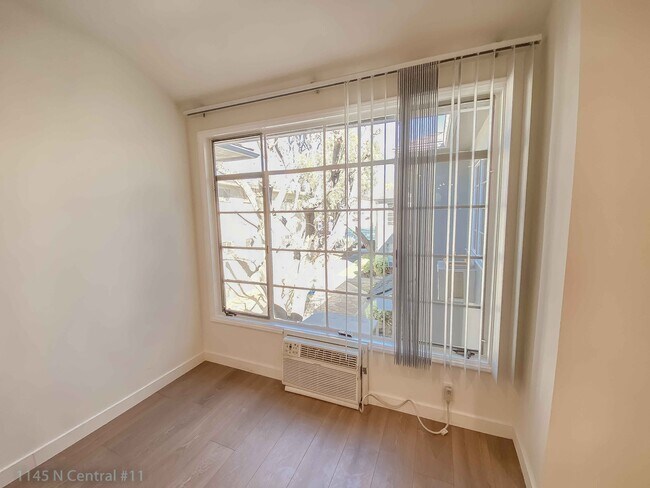 Foto del edificio - 1145 N Central Ave