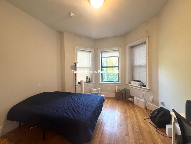 Foto del edificio - 1087 Beacon St