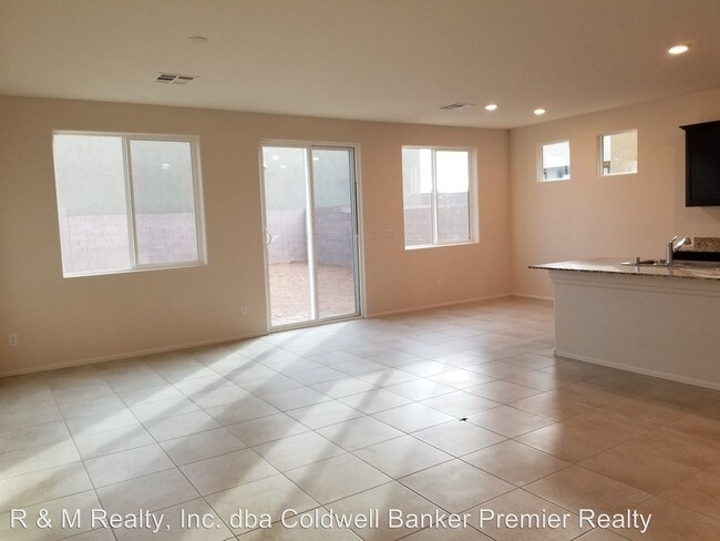 Foto del edificio - 4 br, 3 bath House - 5269 Ardley Ave
