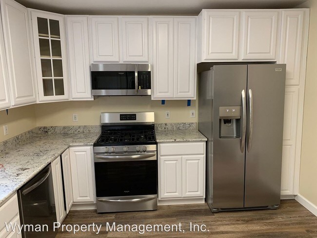 Building Photo - 3 br, 2 bath House - 541 Riverside Drive
