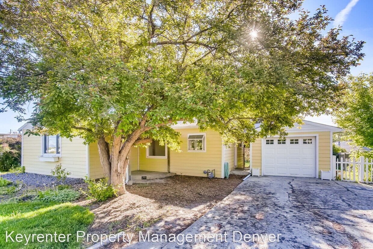 Primary Photo - 3 br, 1 bath House - 364 S Oak St