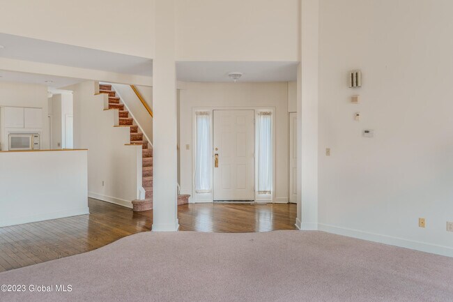 Foto del edificio - 215 Milner Ave