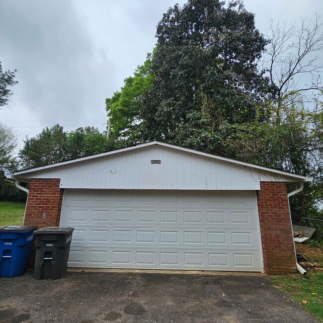 Foto del edificio - 548 Greenway Dr