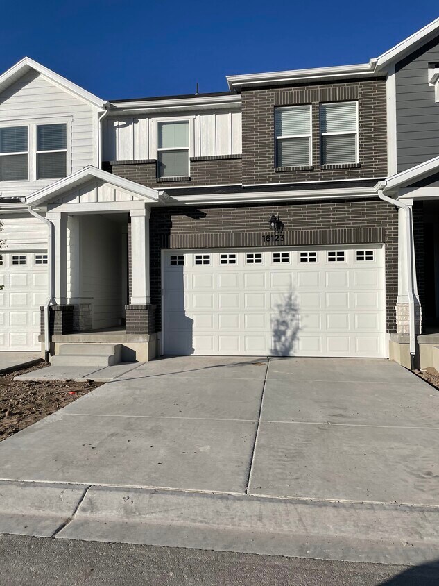 Foto principal - 16123 S Truss Dr