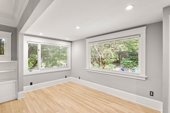 Foto del edificio - Stunning Portland Heights Craftsman for Re...