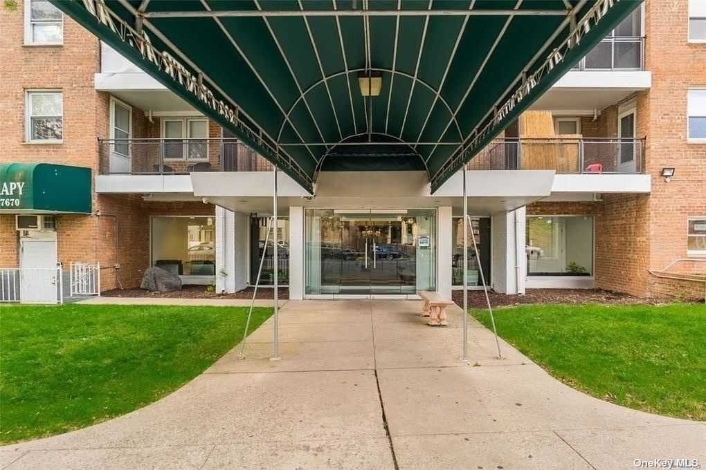 833 Central Ave Queens, NY 11691 Alquileres en Queens, NY