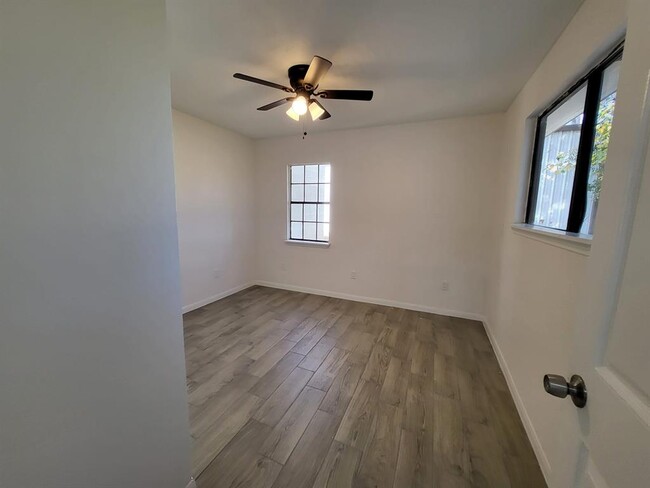 Foto del edificio - 17227 Porter Ln