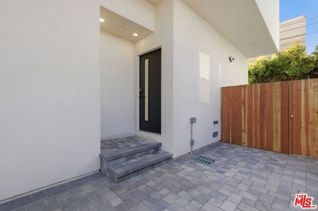 Foto del edificio - 2837 Redondo Blvd