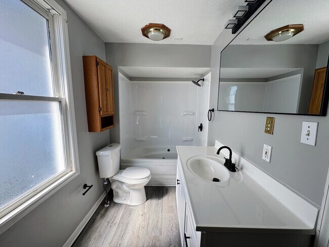 Foto del edificio - 2 bed 1.5 bath - Great Mt. Washington loca...