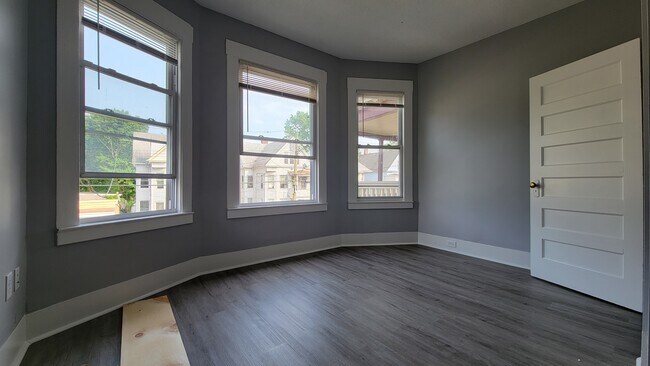 Building Photo - 64 Ellsworth Ave