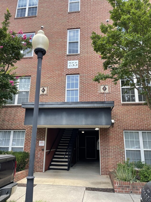 Photo - 755-72B Walker Square (Charlottesville, VA)