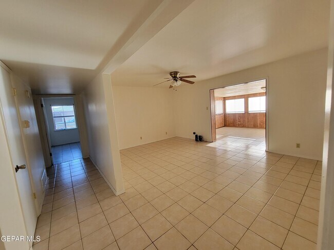 Foto del edificio - 9513 Fairfax St