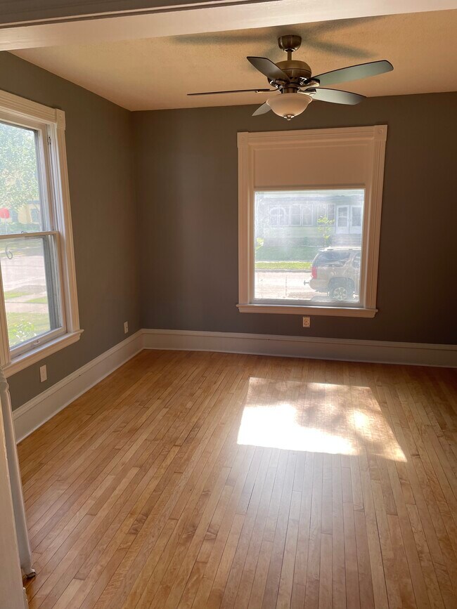 Living room - 1947 Fillmore St NE